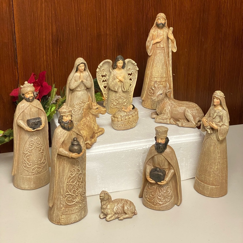 Celebrating Home Exclusive Pure Grace Nativity Set